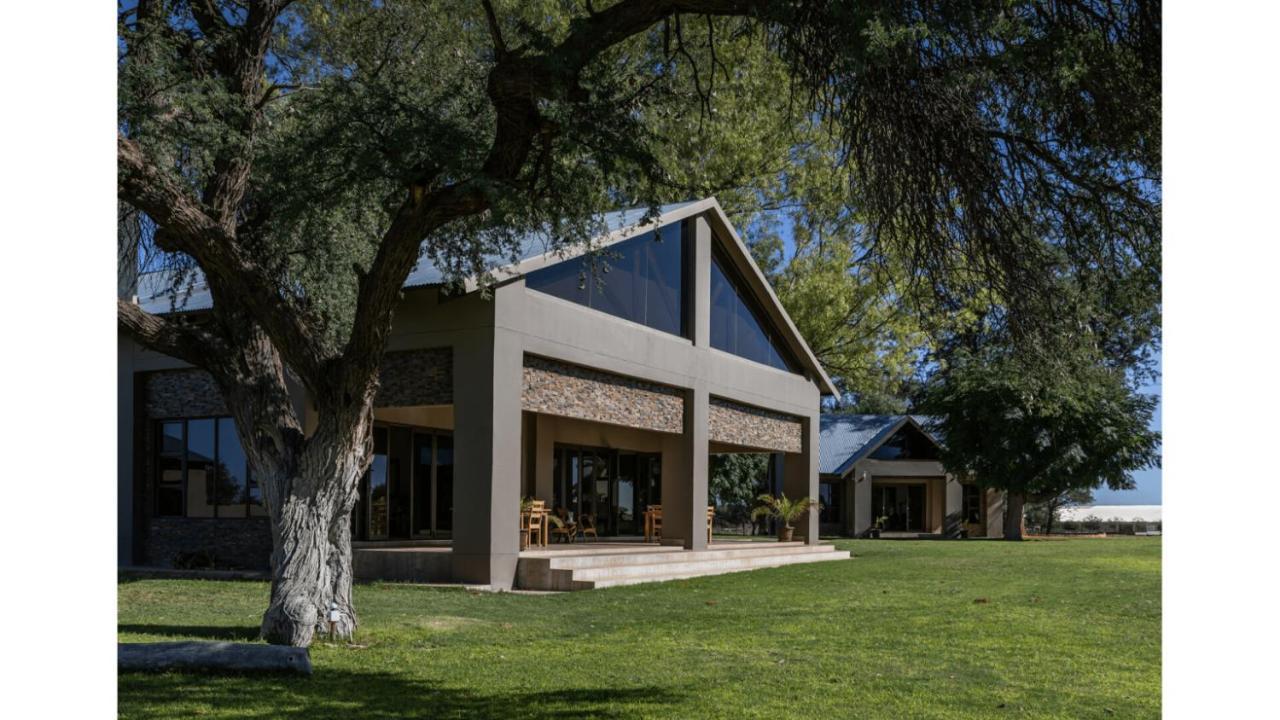 Sandune Game Lodge Gobabis Exteriör bild