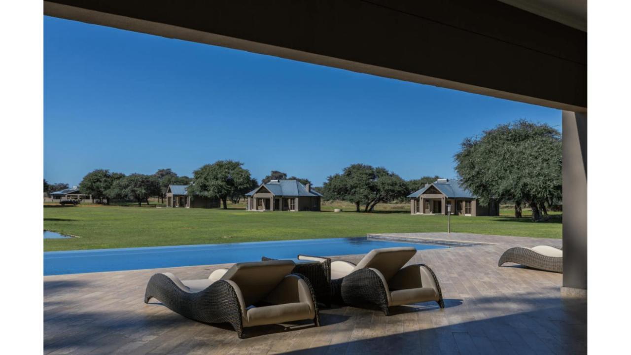Sandune Game Lodge Gobabis Exteriör bild