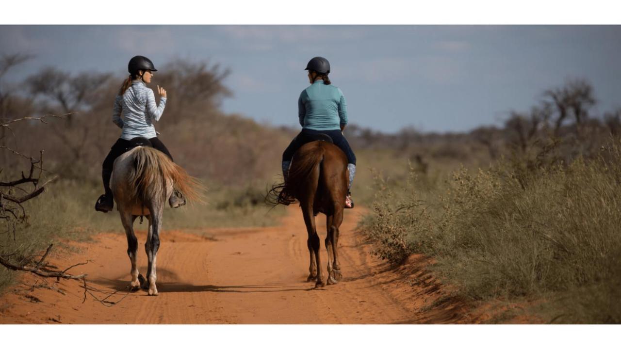 Sandune Game Lodge Gobabis Exteriör bild
